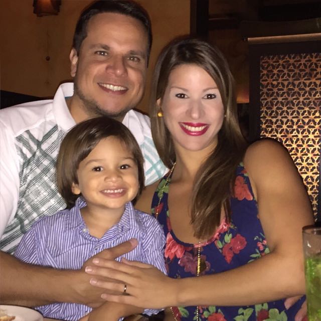 Anibal Medina y su familia