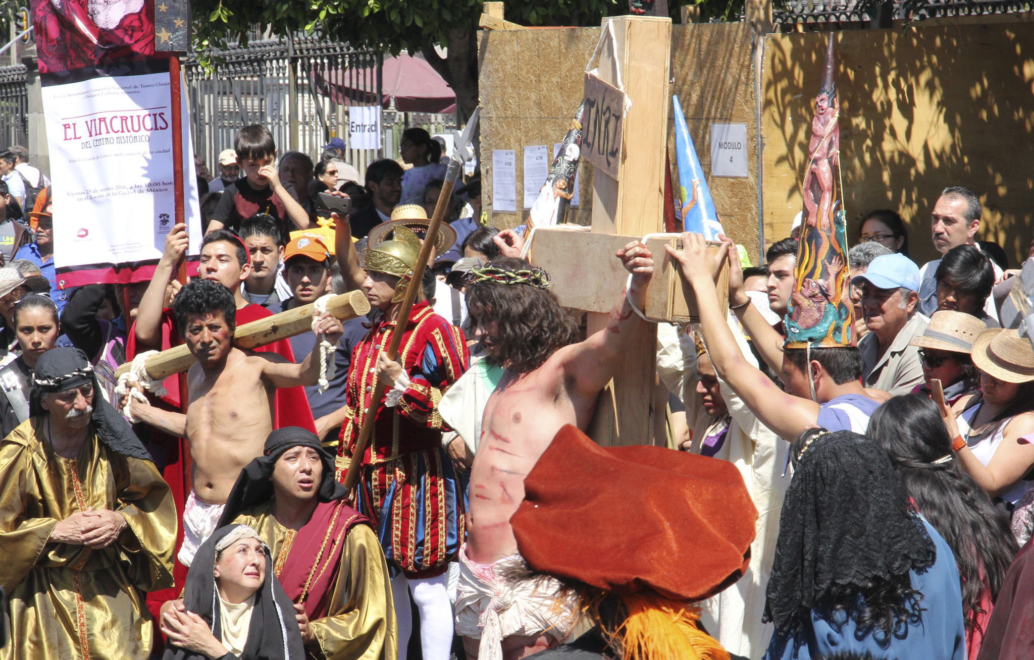 20160325LNL-LB VIACRUSIS PASION DE CRISTO CATEDRAL CDMX (14)
