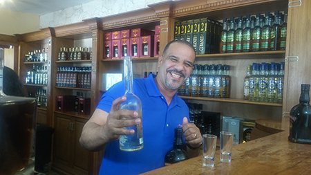 punta-cana-hombre-y-el-ron