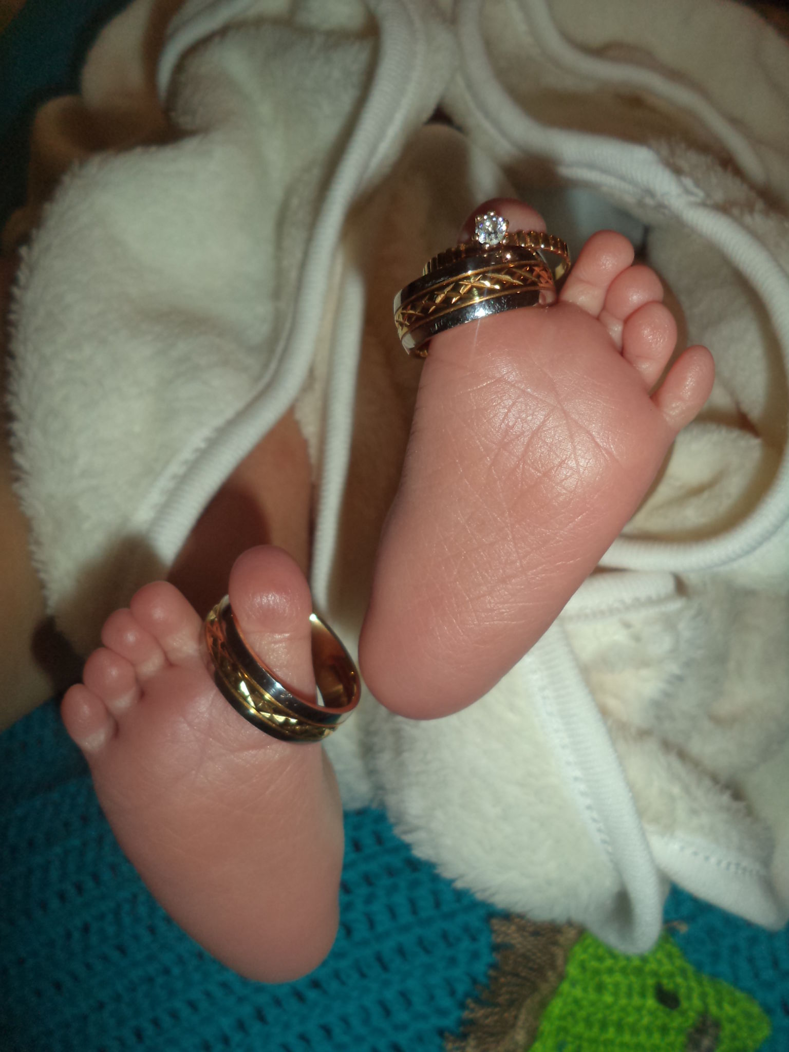 Belkys y su hijo piececitos