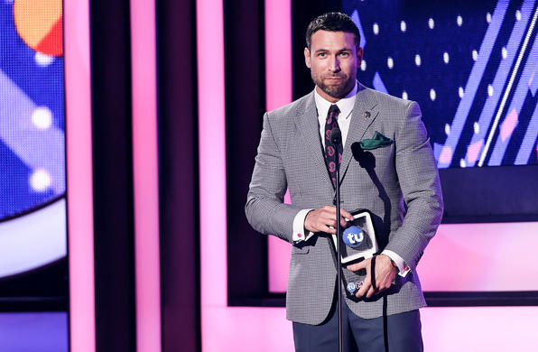 Premios Tu Mundo Rafael Amaya