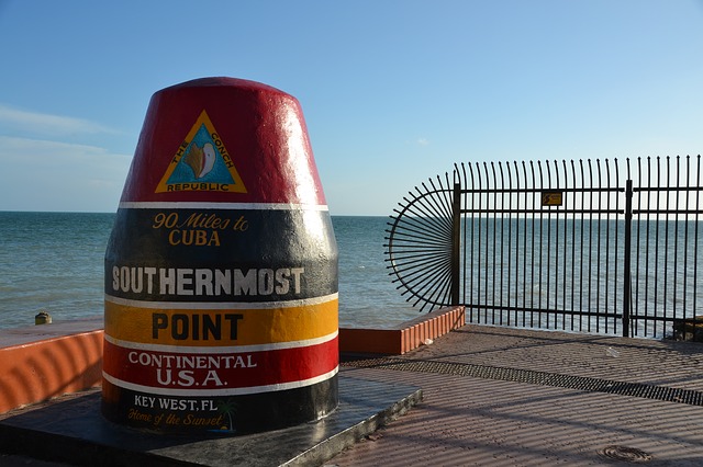 southermost-point-885576_640