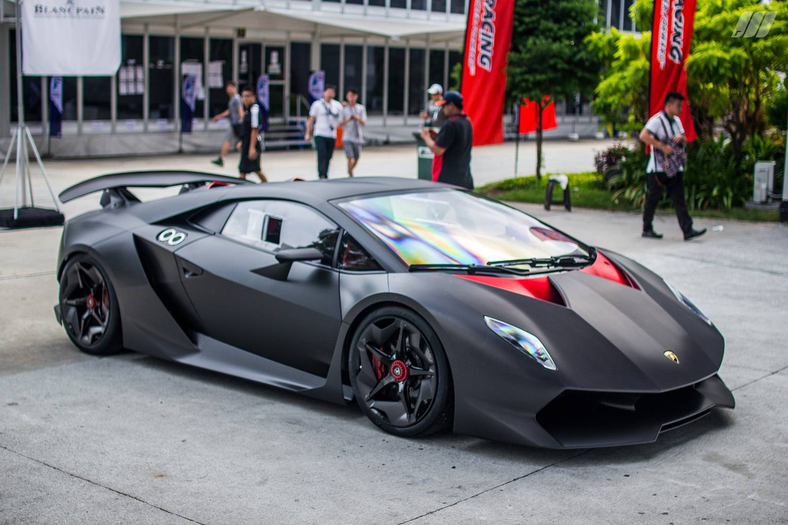Sólo existen veinte Sesto Elemento en el mundo.