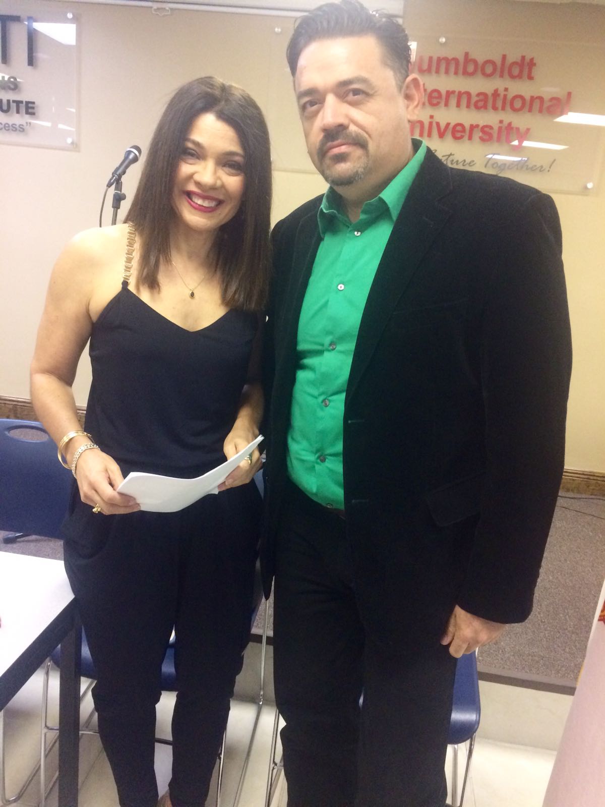 Los moderadores Marisela Toro y José Guerrero.