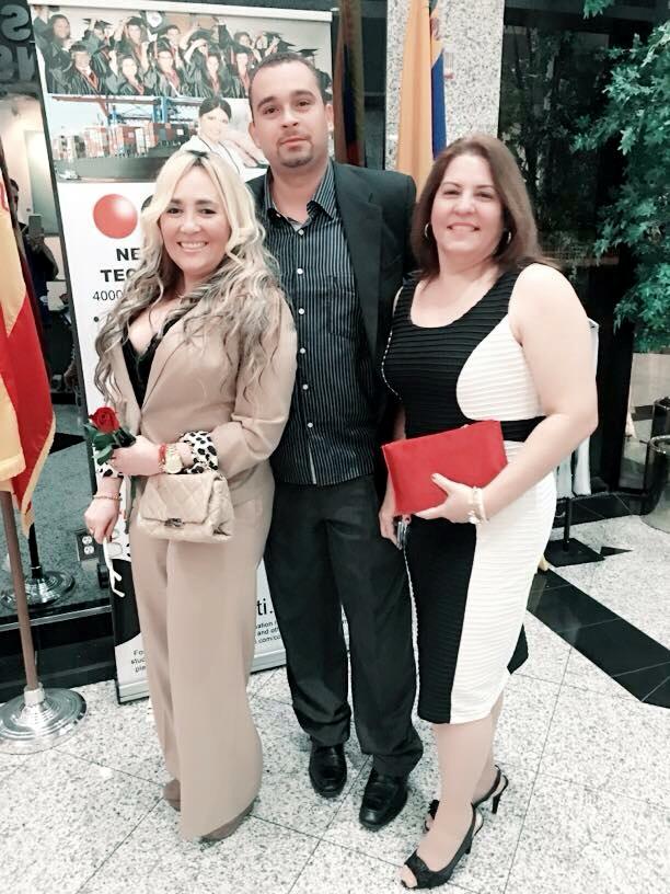  Marisol Casola de La Per Beauty Salón, Sandra Vásquez presidenta de la productora Ahmed Entertaiment y Ahmed David Montero, presidente de la fundación AMM Maskotamia.