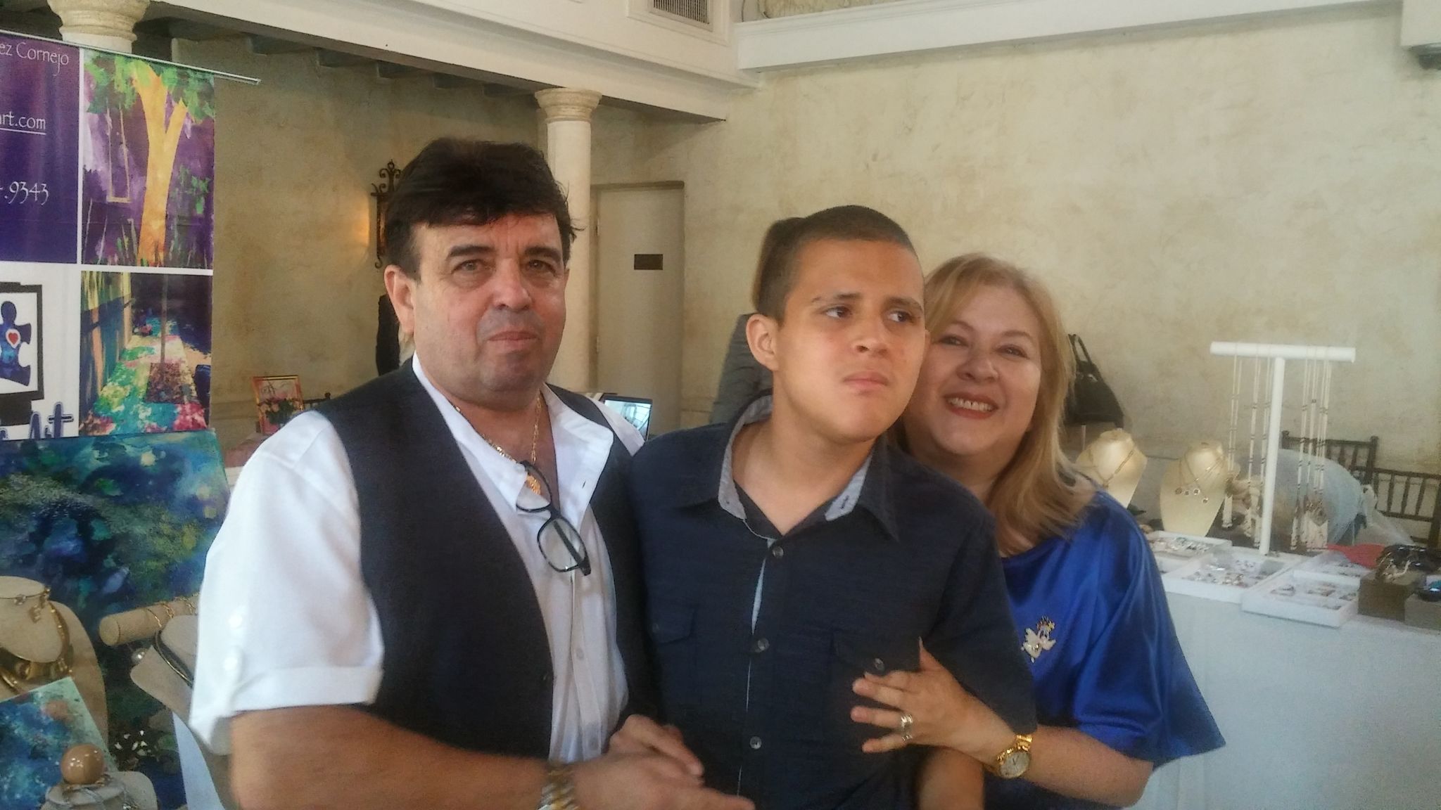 Bryan y sus amorosos padres Roxana y Luis Miguel Fernandez Cornejo.