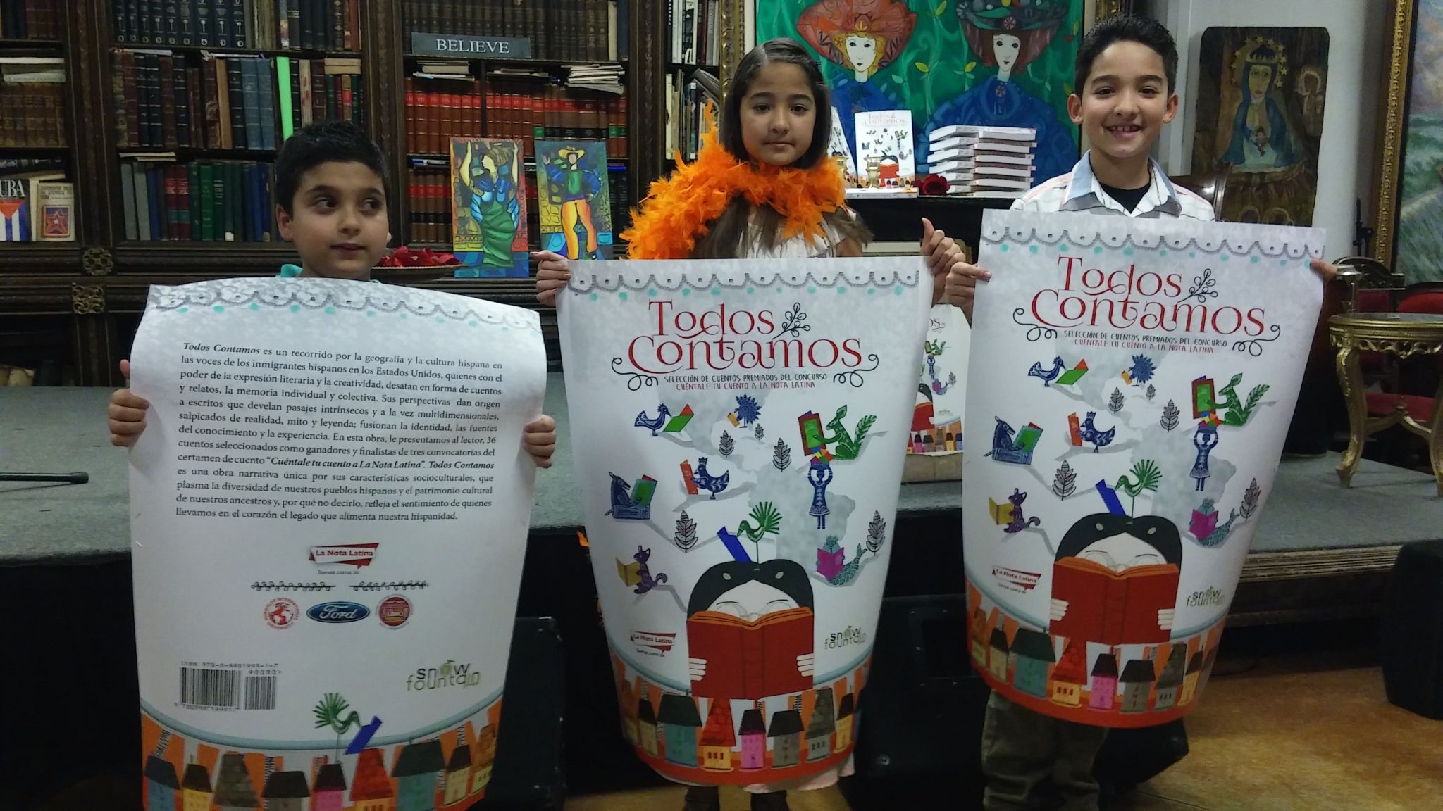 Los padrinos del libro "Todos Contamos", los niños Jhonathan Baldo, y Matthew y Milena López.
