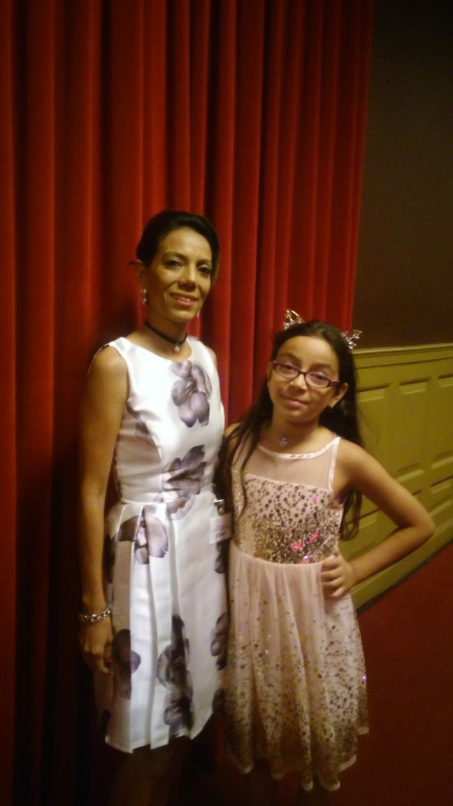 La periodista Yamileth Salazar y su preciosa hija.