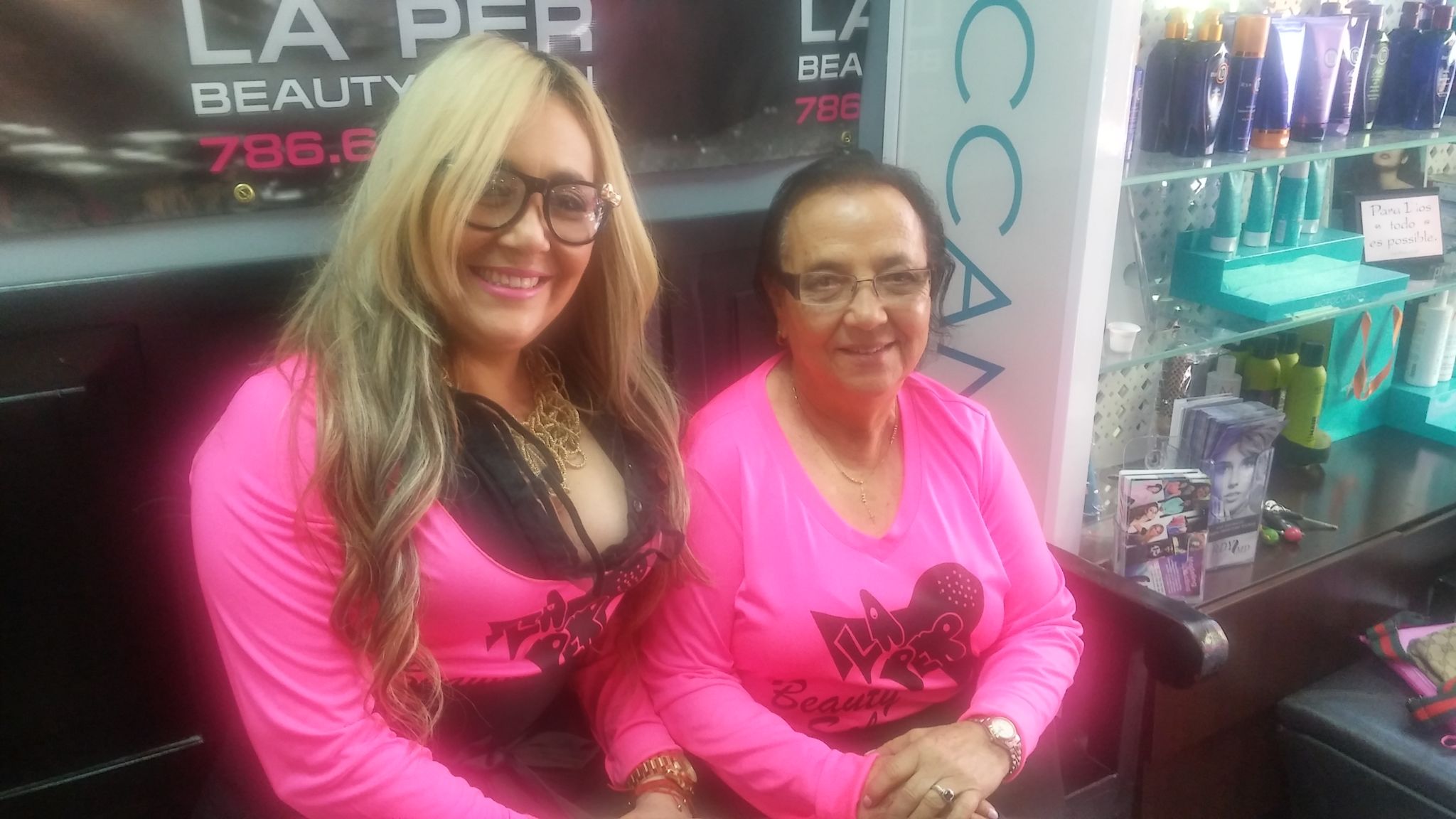 Marisol con su popular mamá Ramona "Nenita".