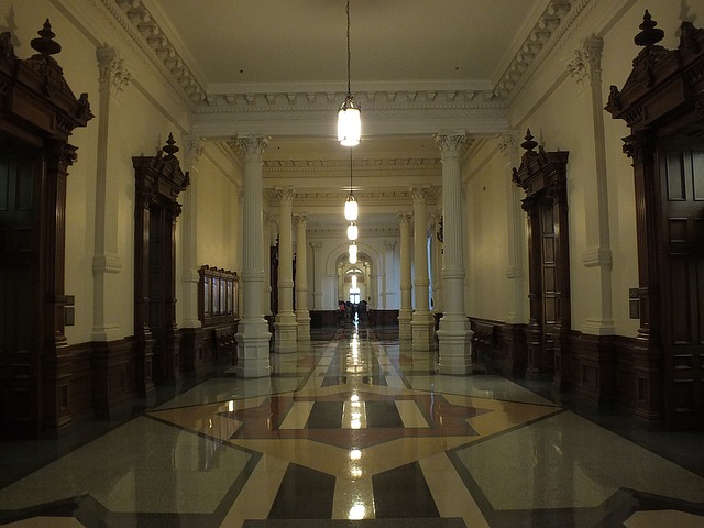 hall-1052347_640
