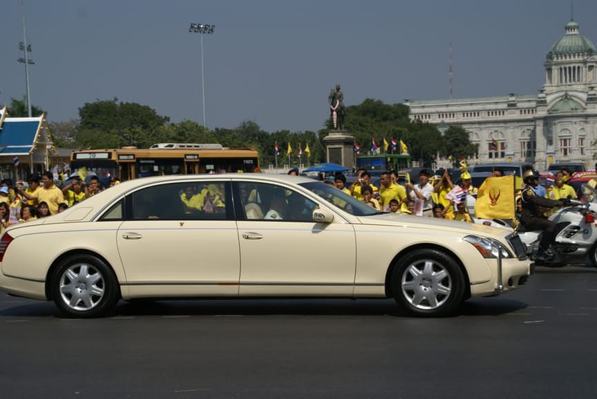 5-thailandia-maybach-62-limousine