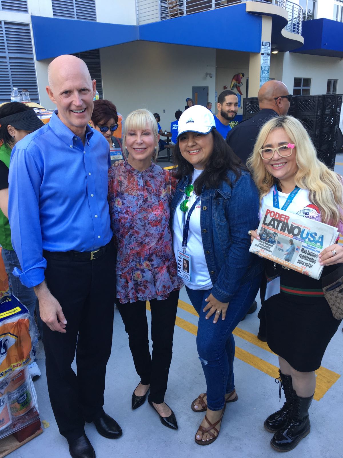camacol-entrega-de-alimentos-gobernador