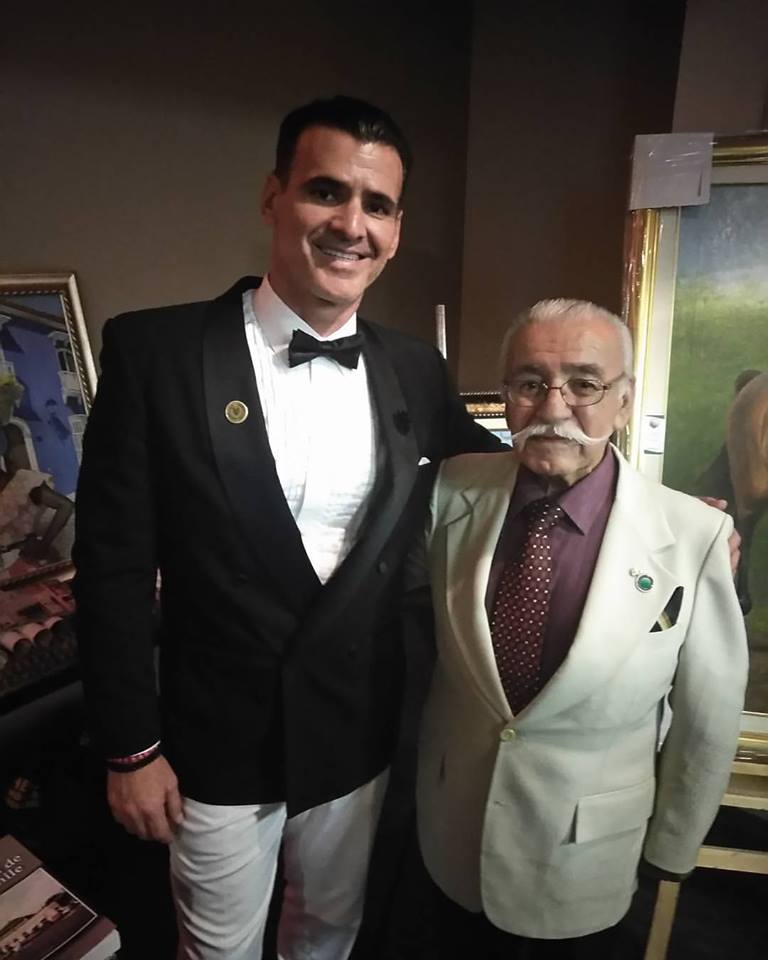 El locutor Mike Mongomerie y el escritor Emilio Galán.