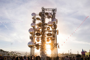 un-tour-por-las-instalaciones-de-arte-que-sorprendieron-en-coachella5