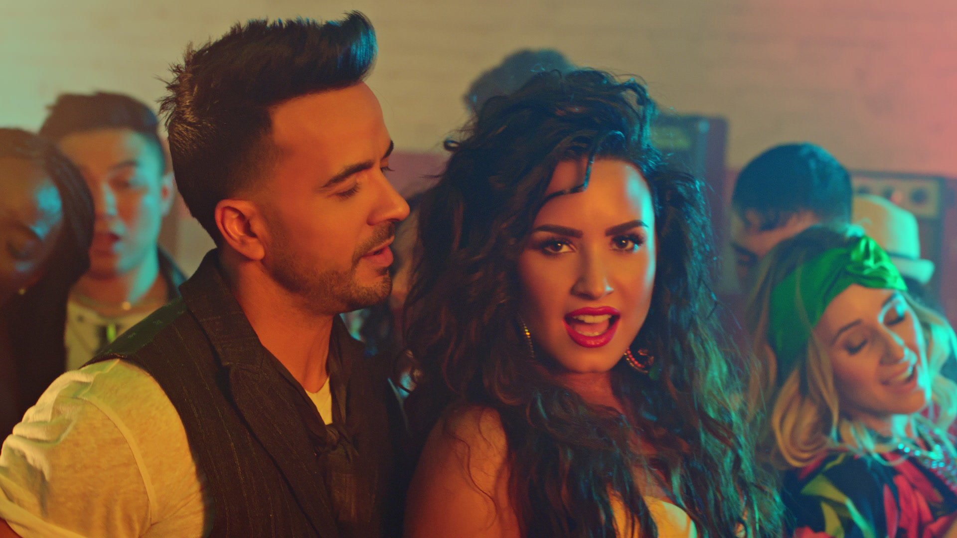 Luis Fonsi Lanza Échame La Culpa Junto A Demi Lovato La Nota Latina