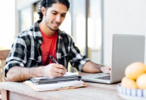 ¿Por qué debemos declarar impuestos a principios de año?