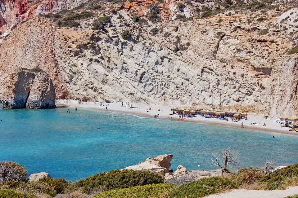 Milos, los encantos de la isla griega