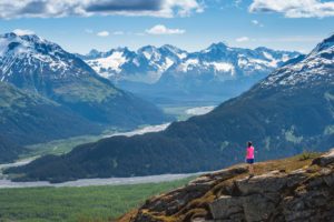 Girdwood invita a disfrutar el verano entre glaciares